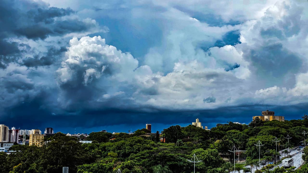 Campinas tem previsão de chuva, ventos fortes e frente fria