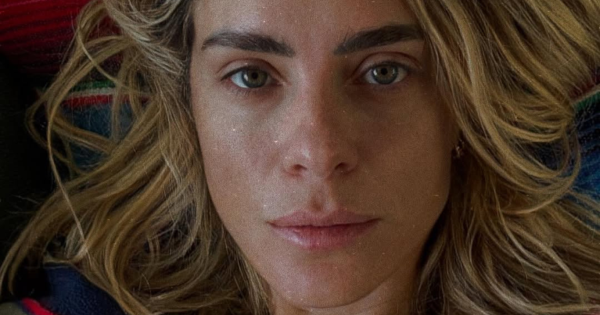 Carolina Dieckmmann posa ao lado dos filhos em viagem; veja | CNN Brasil