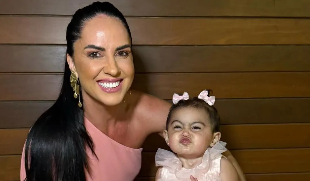 Graciele Lacerda rebate crítica ofensiva sobre aparência da filha com Zezé | CNN Brasil