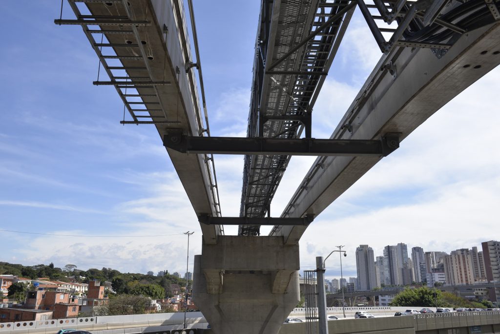 Em 2025, quase 2 novos trens do Metrô chegaram por mês para compor linhas 15-Prata e 17-Ouro