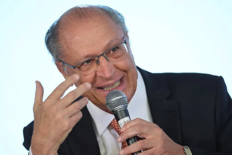 Maior venda de petróleo pela Venezuela depende de investimento, diz Alckmin