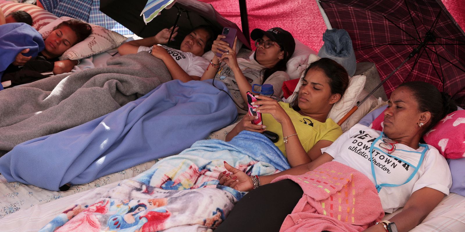 Greve de Fome em Caracas: Relato de Protesto de Familiares de Presos Políticos e Alegações Não Confirmadas sobre Eventos Políticos na Venezuela