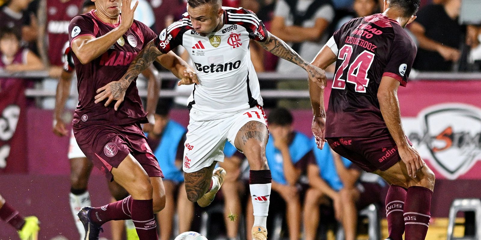 Análise Hipotética: Flamengo É Derrotado Pelo Lanús no Jogo de Ida da Recopa Sul-Americana de 2026