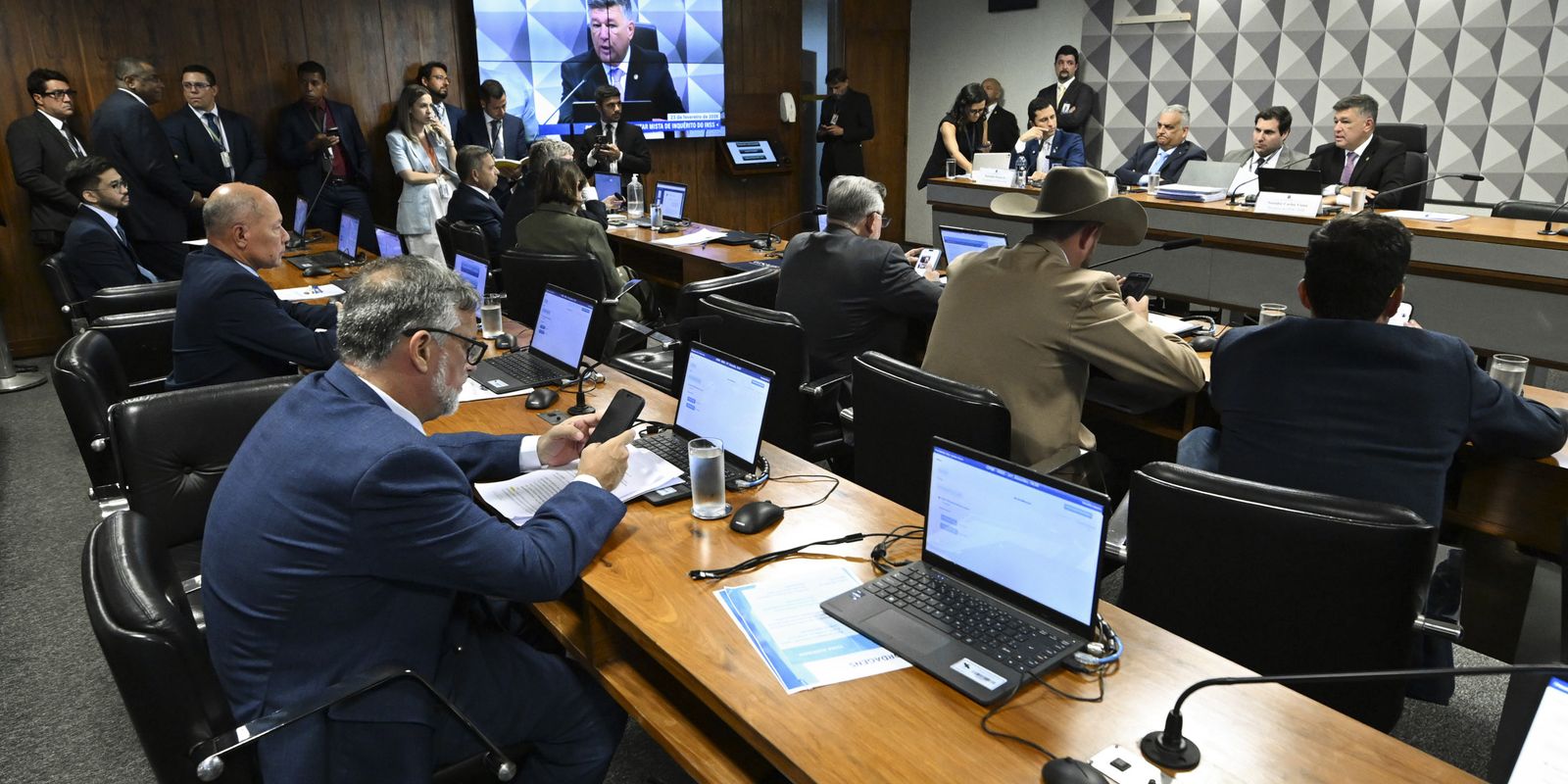 CPMI do INSS Busca Prorrogação Via STF e Enfrenta Entraves em Investigação