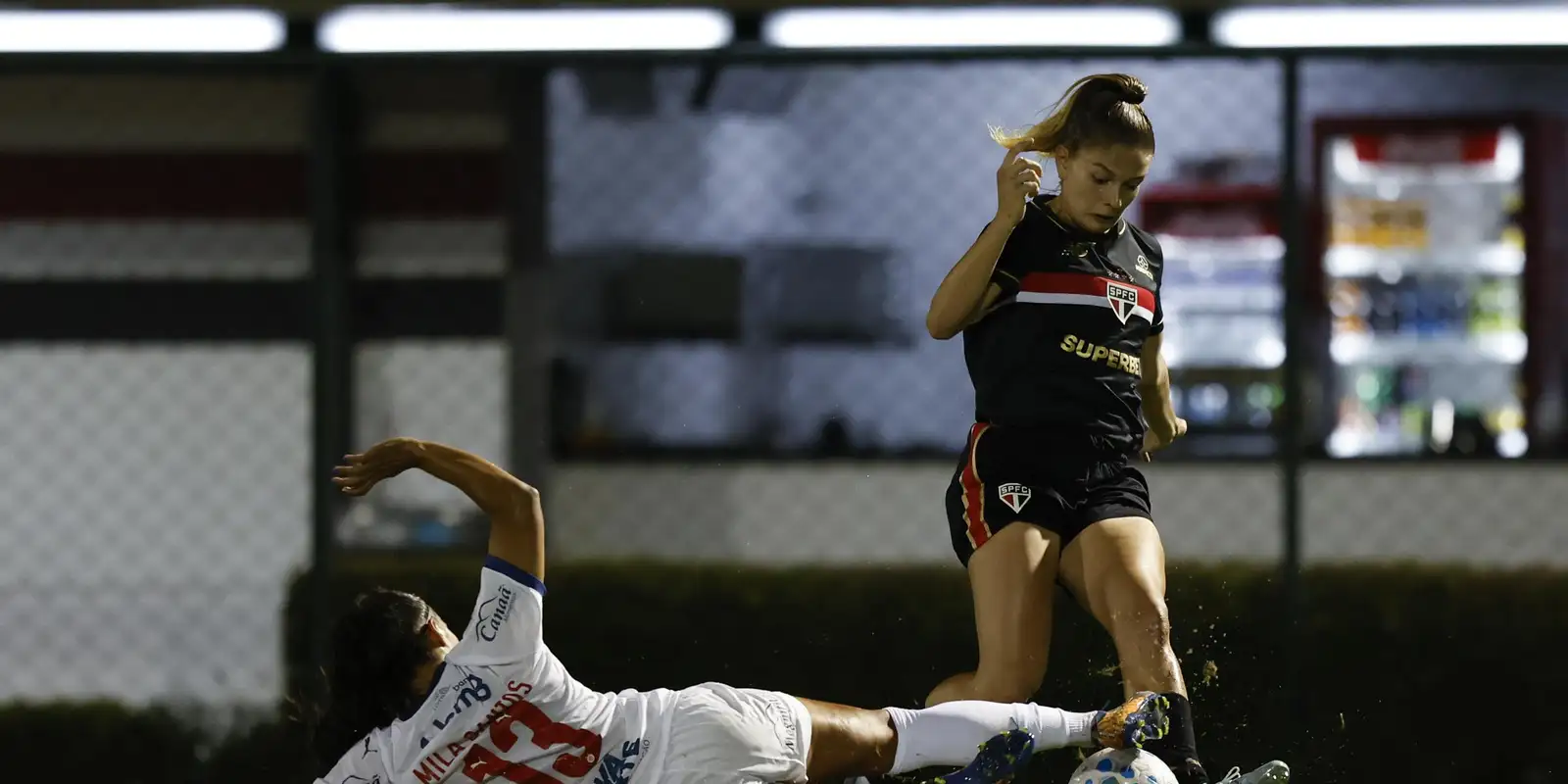 Cenário Hipotético: São Paulo Derrota Bahia e Mantém Aproveitamento Perfeito no Brasileiro Feminino