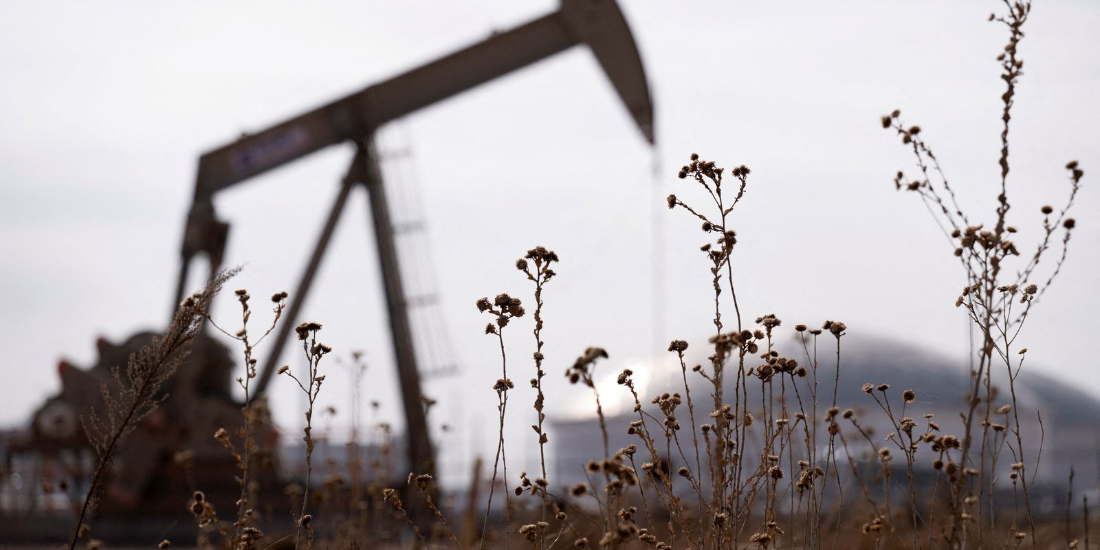 AIE Anuncia Liberação de Reservas de Petróleo em Meio a Cenário de Crise Geopolítica no Irã, Descrita como ‘Guerra’ em Relatos