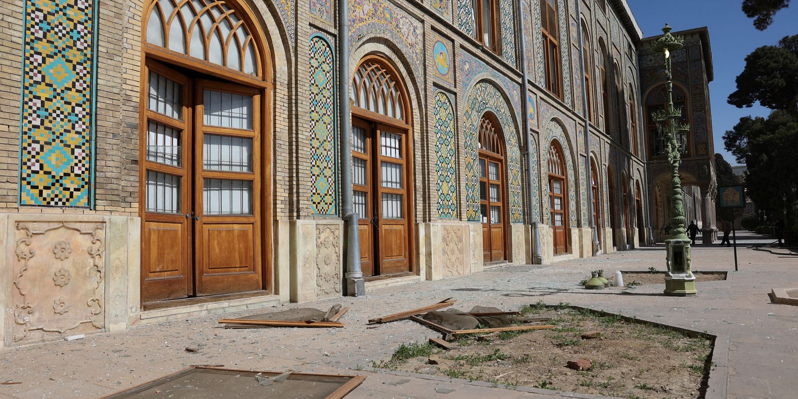 Cenário Hipotético: UNESCO Manifesta Preocupação com Possíveis Danos ao Palácio de Golestan em Ataque Fictício no Irã