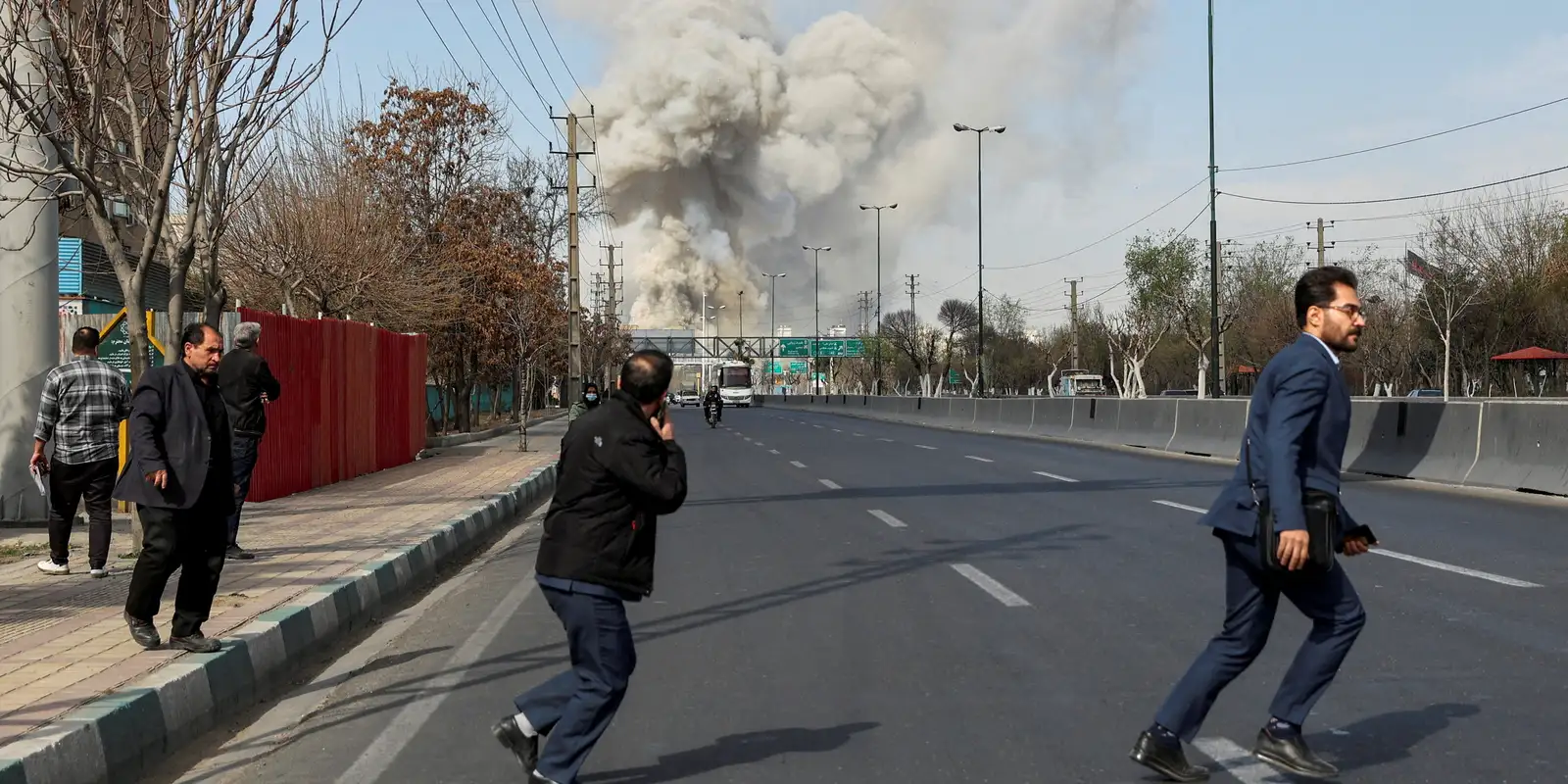 Cenário Hipotético: Embaixador do Brasil no Irã Analisa Derrubada do Regime e Implicações de Ataques Fictícios