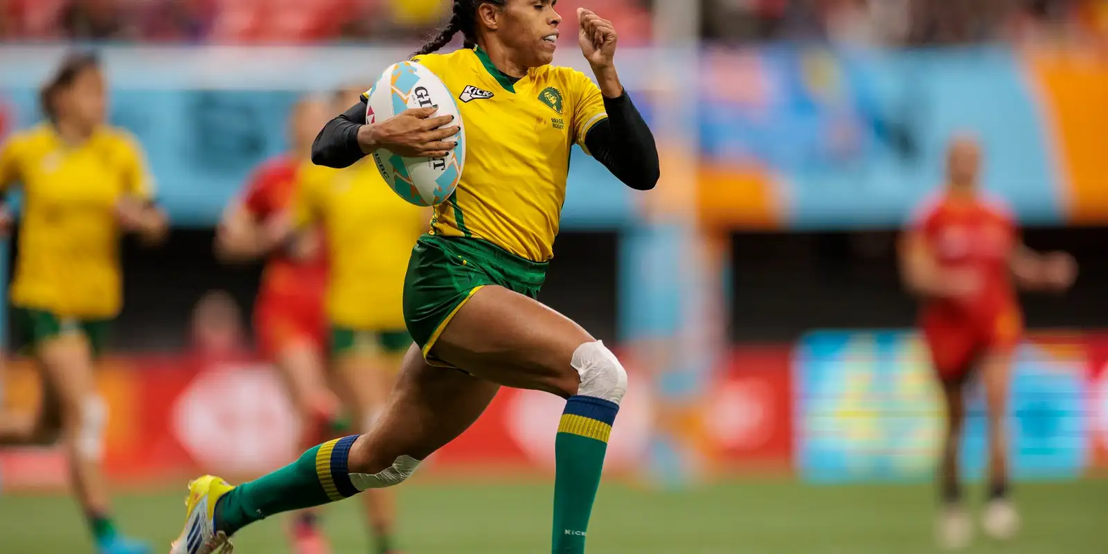Rugby Feminino Brasileiro: Yaras Miram a Elite Mundial com o Talento de Thalia Costa