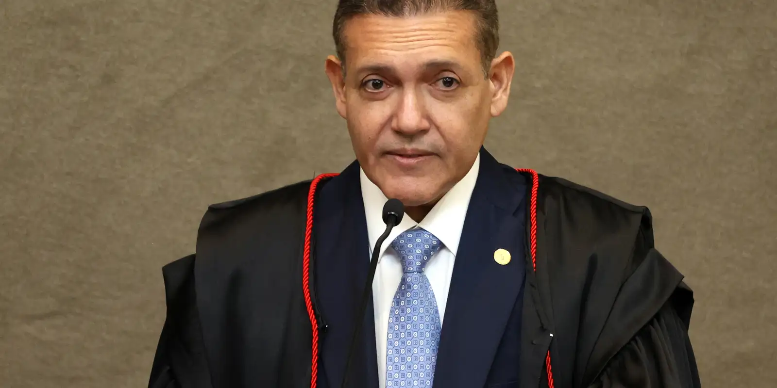 Nunes Marques Solicita Parecer da PGR em Pedido de Revisão Criminal de Condenação de Bolsonaro