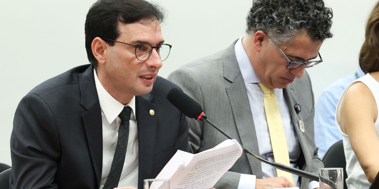 PEC 221/19: Relatório Propõe Fim da Escala 6×1 e Folga Preferencial aos Domingos