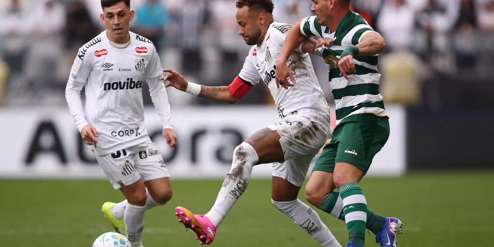 Cenário Hipotético: Coritiba Ofusca Festa para Neymar e Derrota Santos em Partida Fictícia do Brasileirão