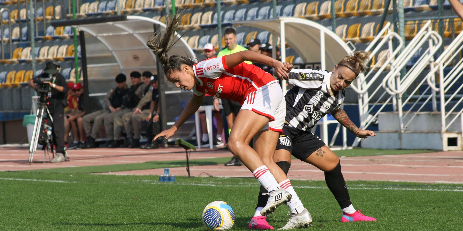 Prévia: Inter, o melhor visitante, enfrenta Santos no Brasileirão Feminino