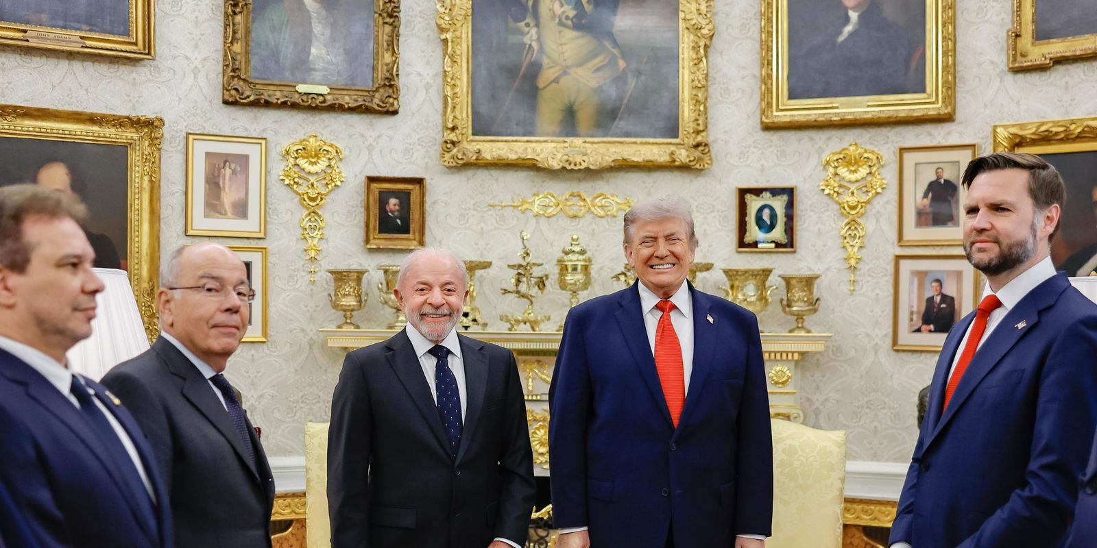 Encontro entre Trump e Lula Discute Comércio e Tarifas, Incluindo Alegações Não Confirmadas sobre Jair Bolsonaro
