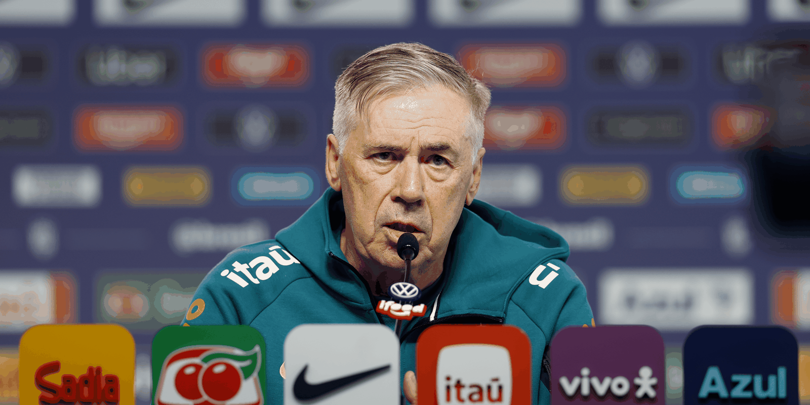Cenário Fictício: Ancelotti Apresenta Seleção e Garante Neymar para Copa do Mundo Imaginária