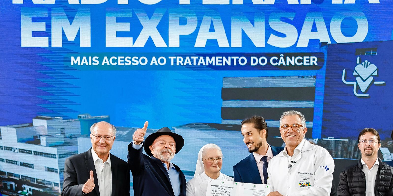 Lula Inaugura Equipamento de Radioterapia em São Paulo e Expande Acesso Nacional