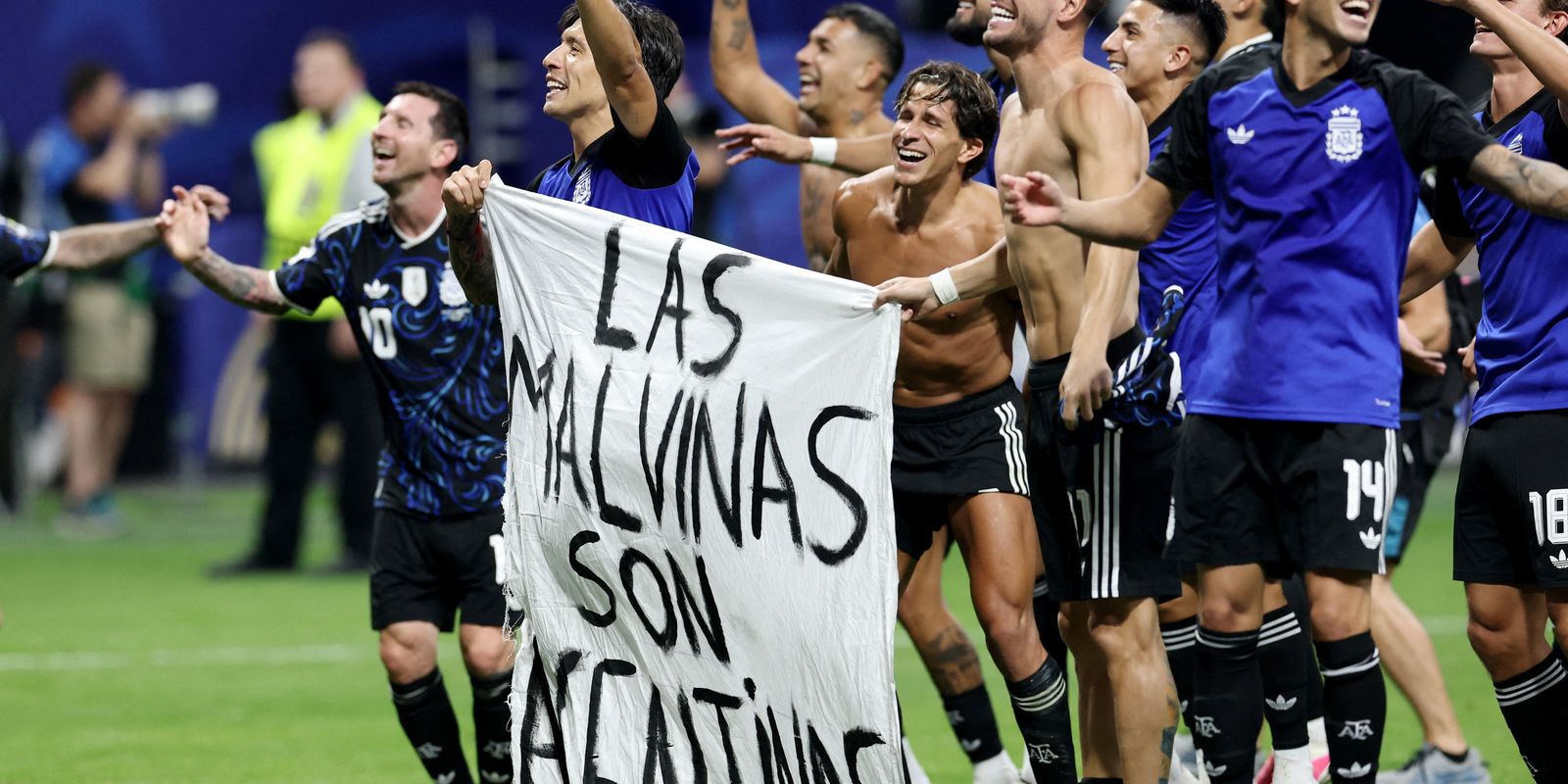 Reivindicação das Malvinas: Ato de Jogadores Argentinos Intensifica Debate Global