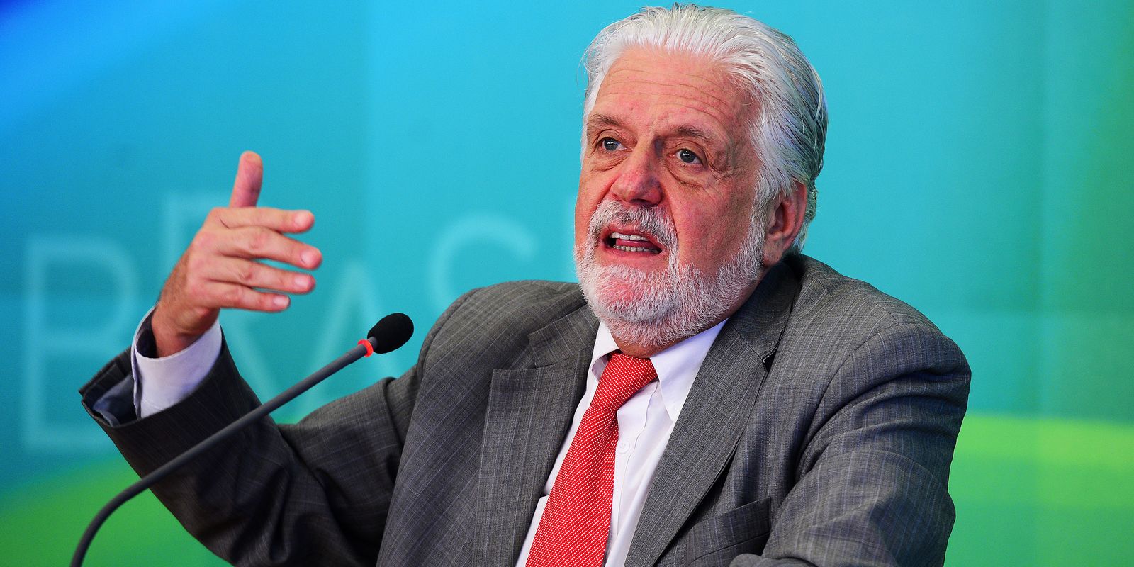 Jaques Wagner Intimado Pela PF para Depor em Investigação Sobre Supostas Irregularidades com Banco Master