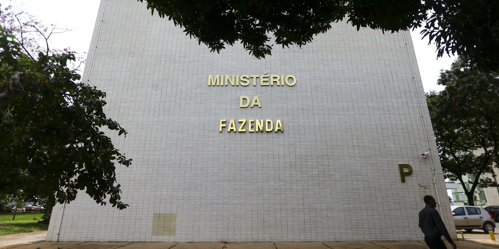 Governo Federal Planeja Recorrer ao STF Contra PEC de Aposentadoria para Agentes de Saúde, Citando Impacto Fiscal Bilionário