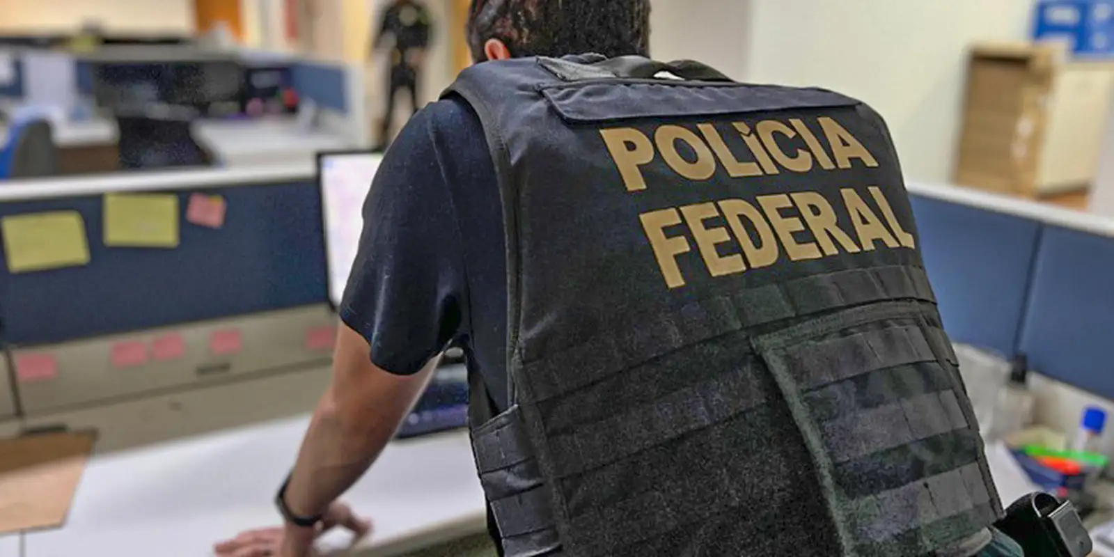 Operação Infiltrados: PF cumpre mandados contra suspeitos de desvio de R$ 45 milhões da Caixa