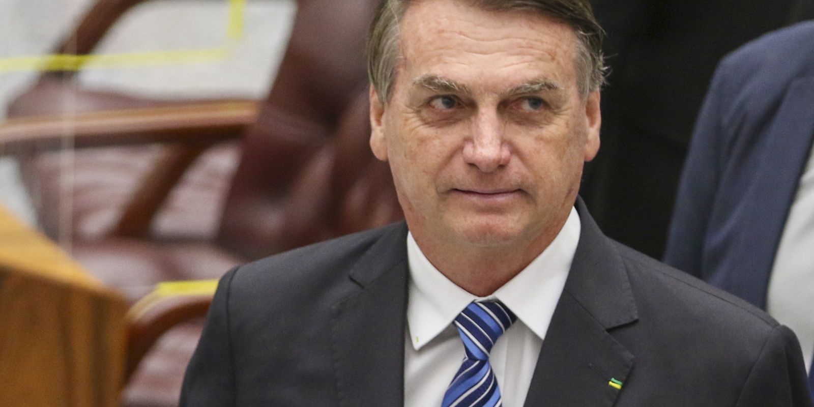 Exército Entrega Armas de Bolsonaro à Polícia Federal; Duas Estão Ausentes
