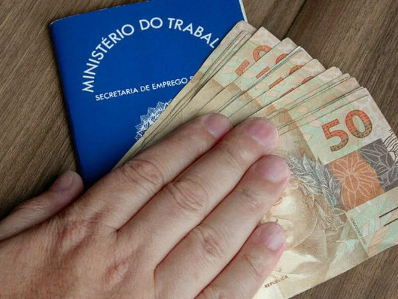 Salário mínimo de 2027 pode chegar a R$ 1.741,00 Reais